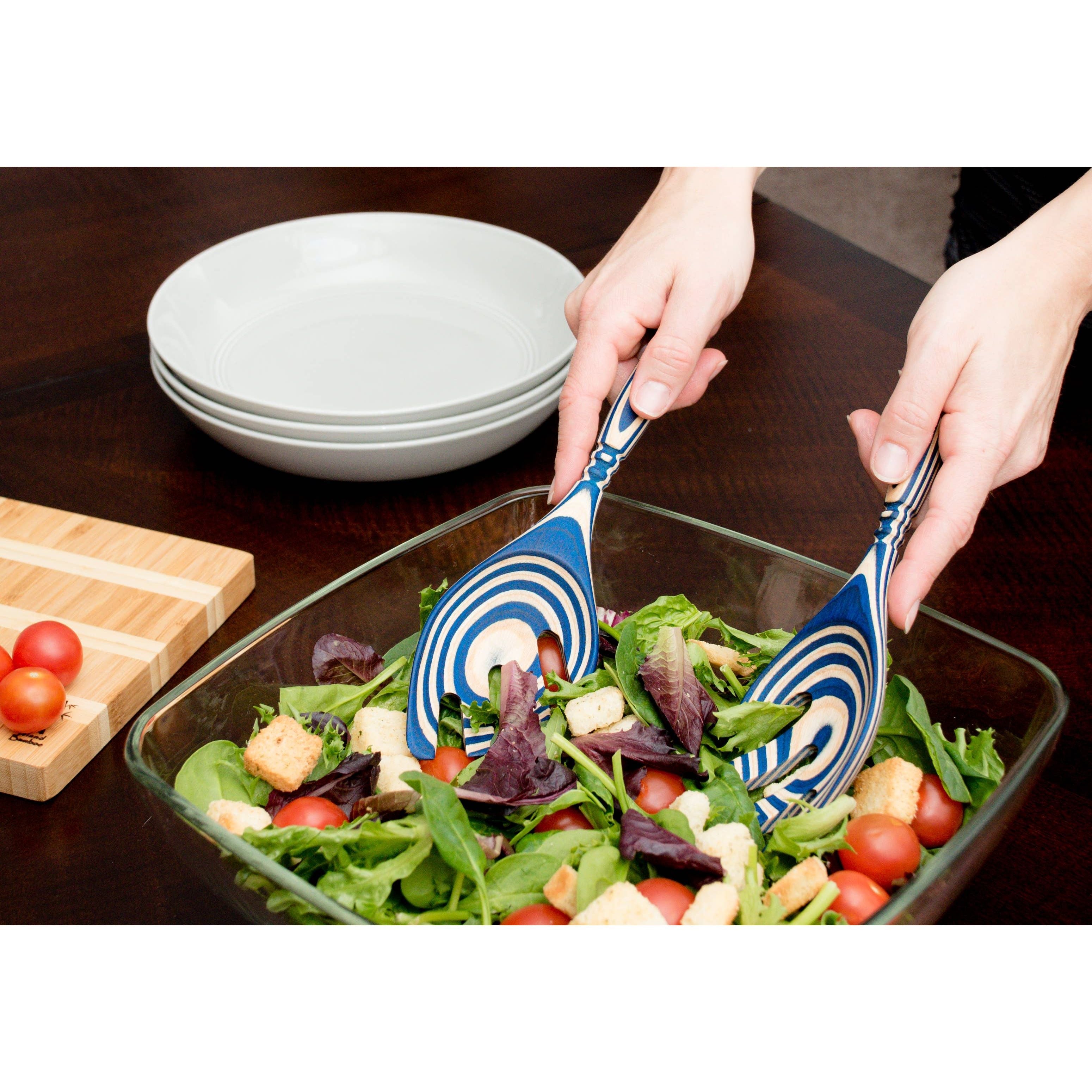 9" Blue Pakka Salad Leaf