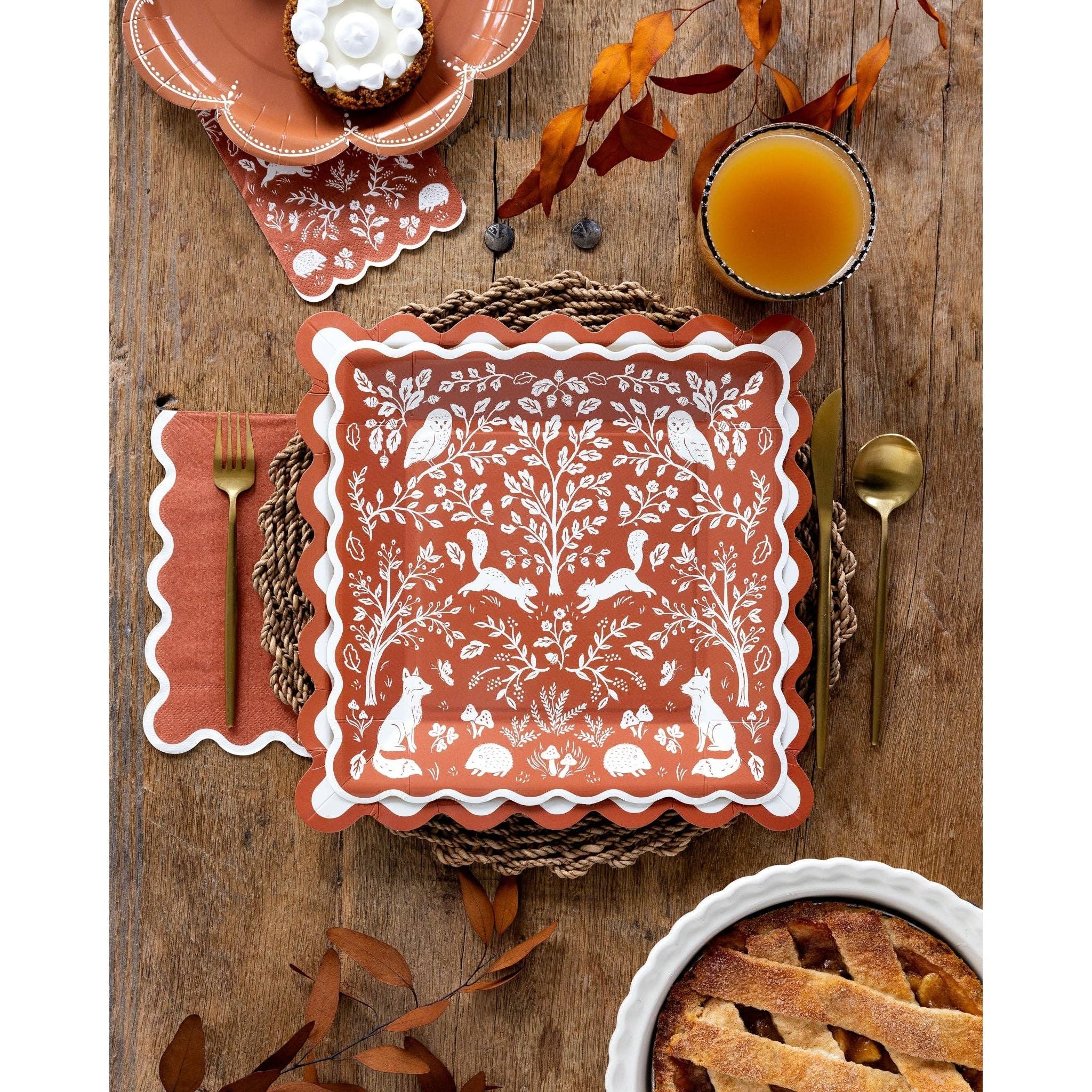 Acorn Grove Dinner Paper Napkins